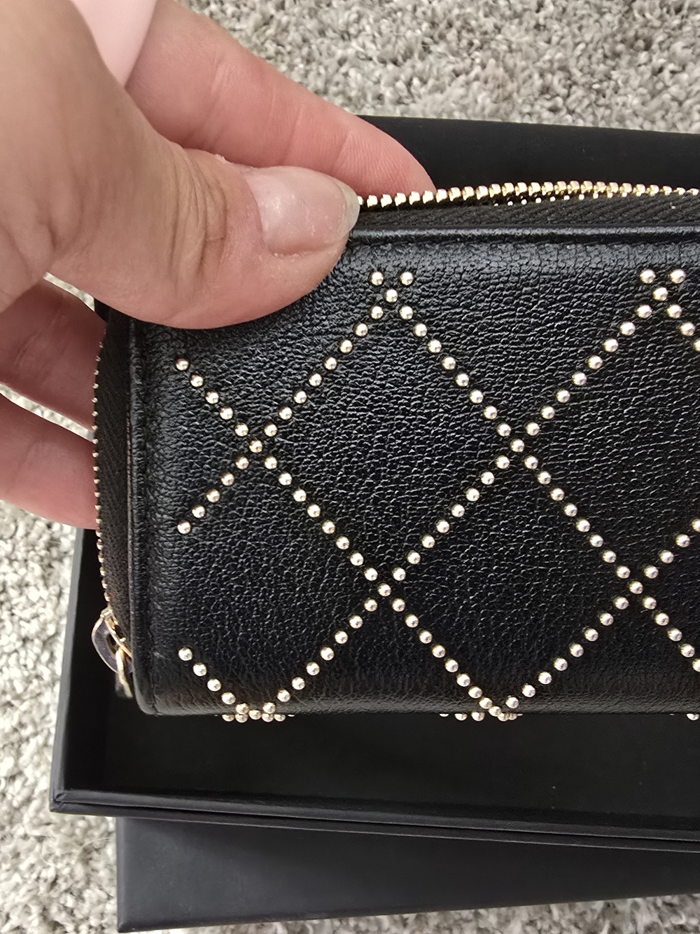 CHANEL Black Quilted Card Wallet with Gold CC Studs - Picture 5 of 7